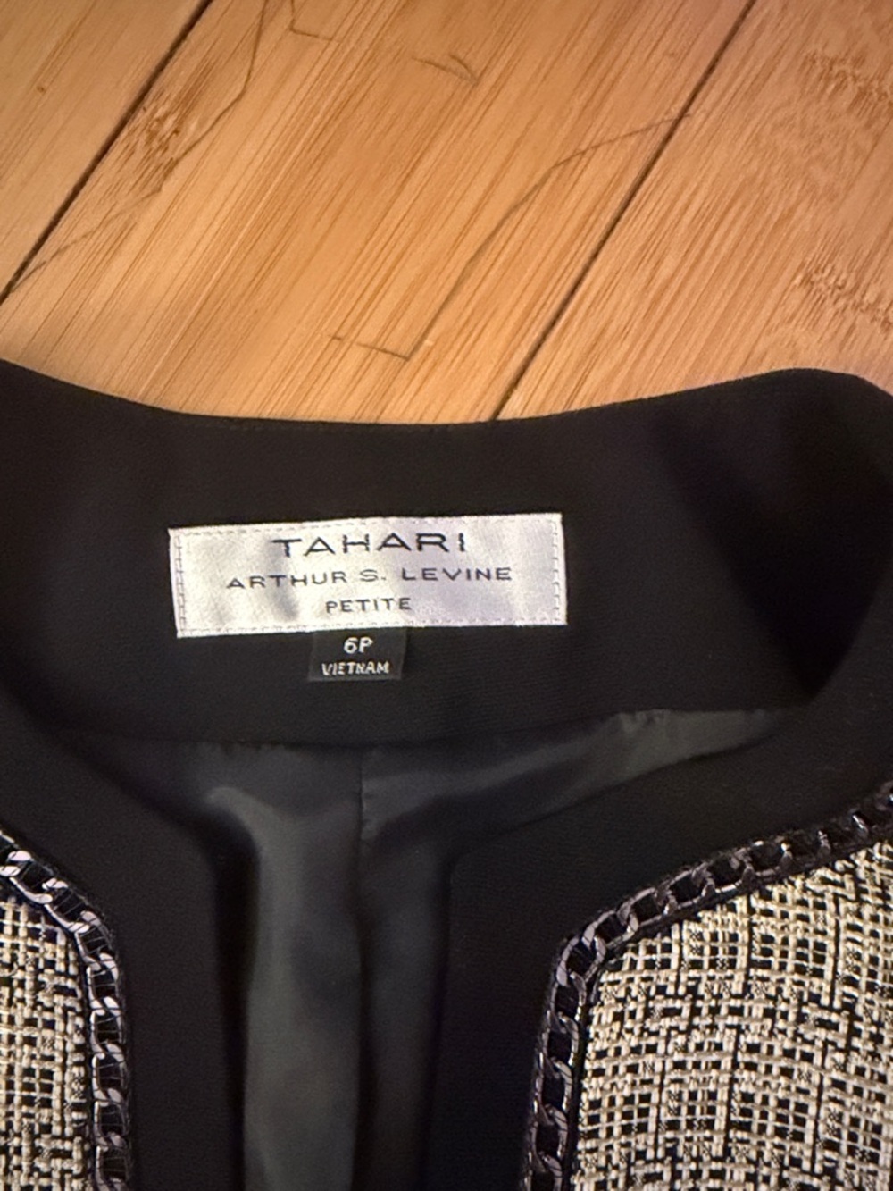 Textured Gray Tweed Open-Front Blazer with Black Trim - Picture 2 of 6